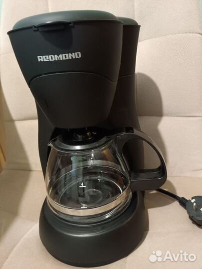 Кофеварка Redmond капельная