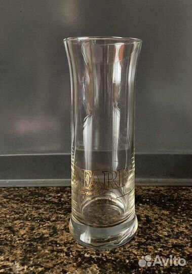 Стакан Кока Кола и два бокала для пива,воды