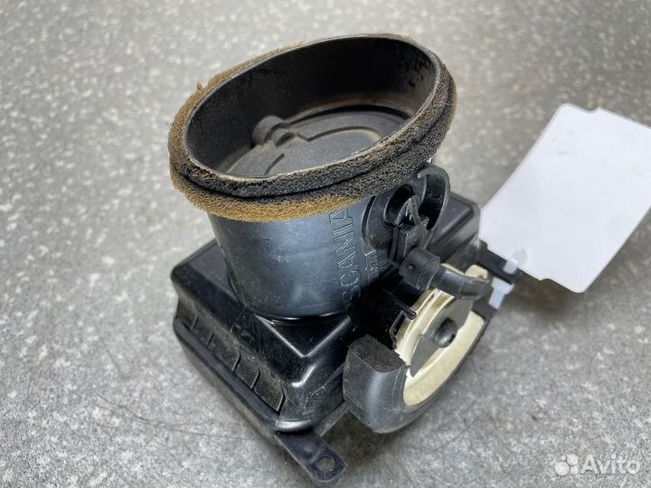 1440718 Вентиляционное отверстие правое на панели