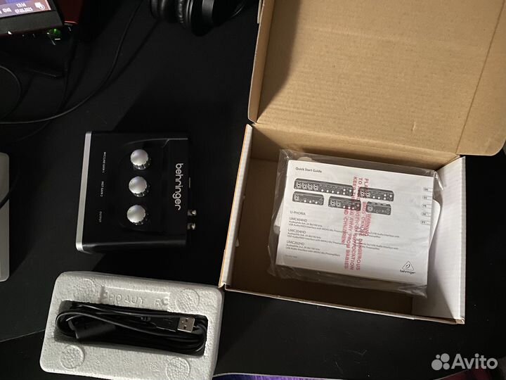 Звуковая карта behringer um2