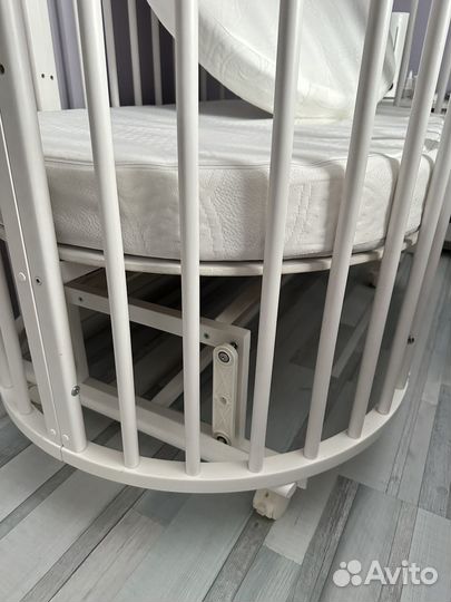 Кроватка трансформер с маятником