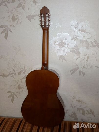 Классическая гитара yamaha c40