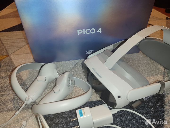 Pico 4 - шлем виртуальной реальности