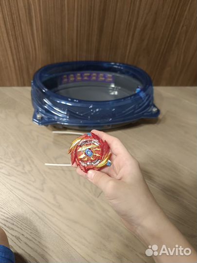 Арена и beyblade от хазбро