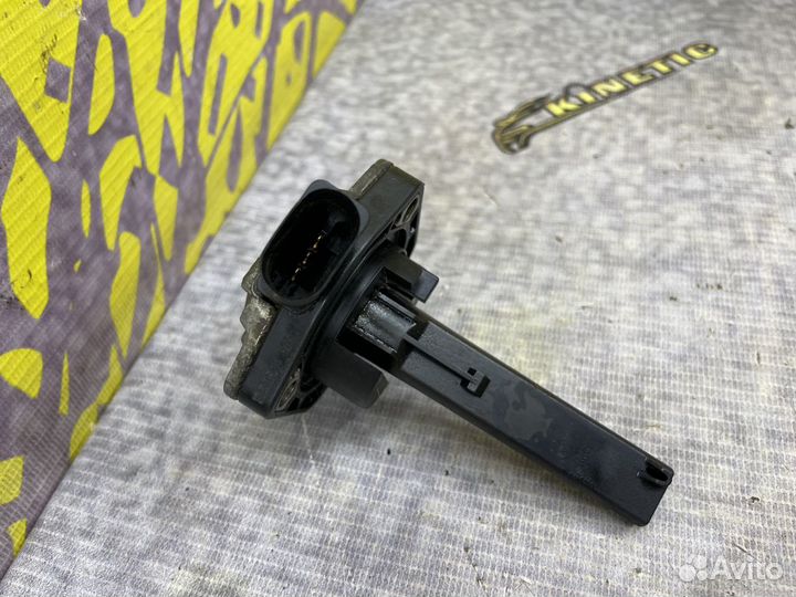 Датчик уровня масла Audi Q7 Ауди Туарег