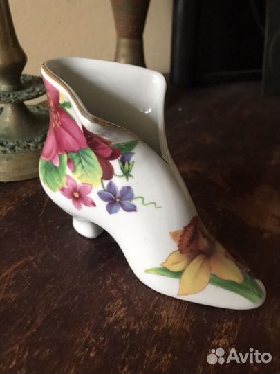 Статуэтка, салфетница фарфор