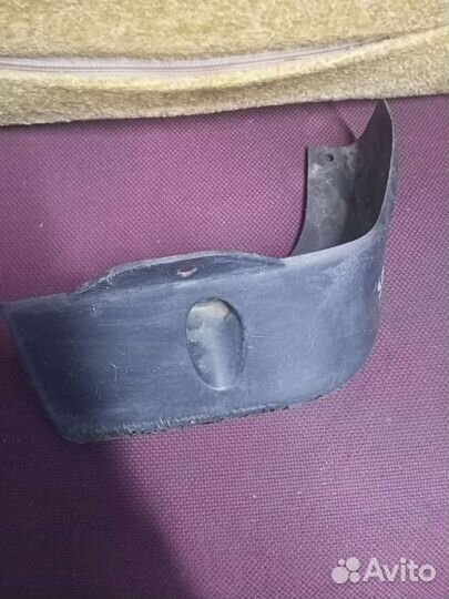 Брызговик задний правый Mitsubishi Outlander 3