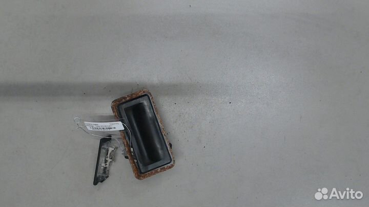 Подсветка номера Volkswagen Touran, 2011