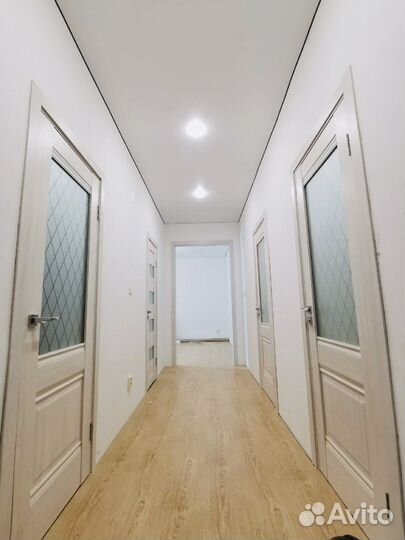 Двери Прима с большим стеклом