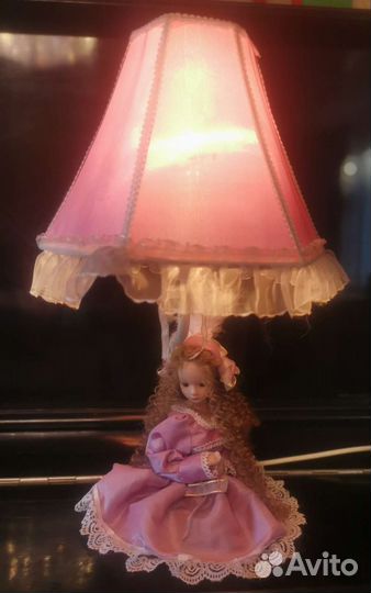 Светильник с куклой
