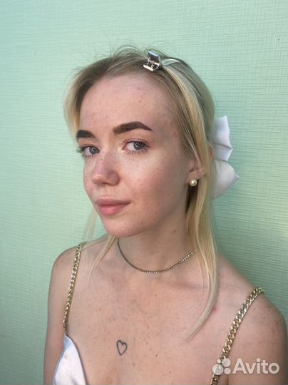 Косметолог, мастер по оформлению бровей