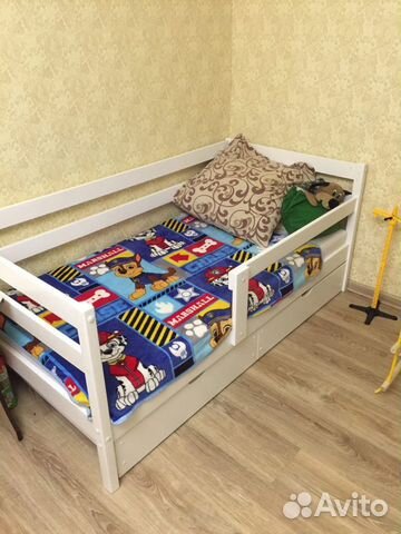 Кроватка детская из массива