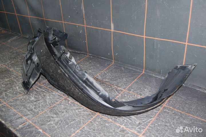 Локер (подкрылок) передний правый - Toyota GX 2