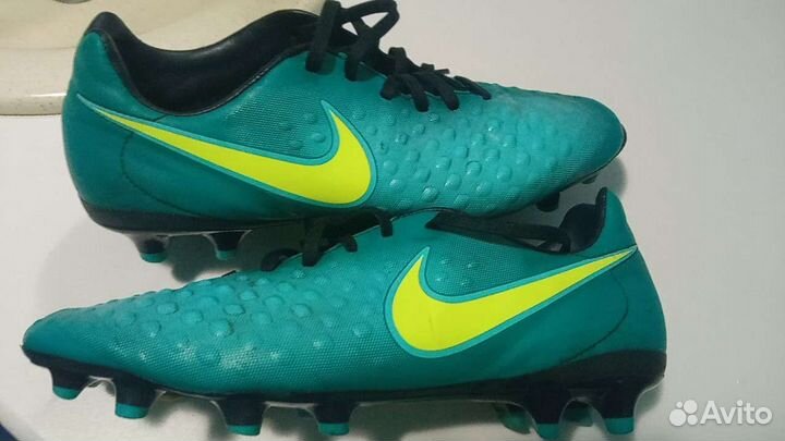 Футбольные бутсы Nike Magista