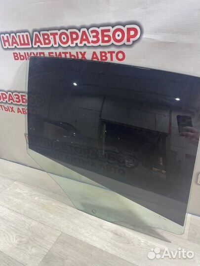 Стекло двери заднее правое Bmw 1 хэтчбек 2008