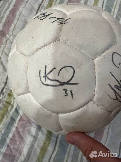 Футбольный мяч с автографами фк краснодар