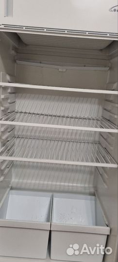 Холодильник бу Позис