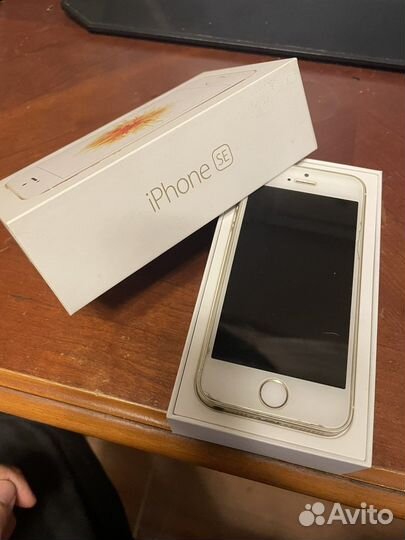 iPhone SE, 32 ГБ