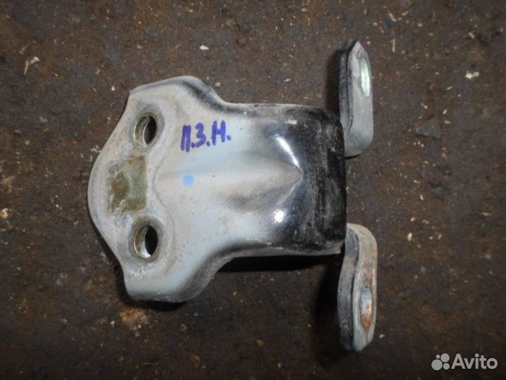 Петля двери задняя правая нижняя Kia Magentis 2000