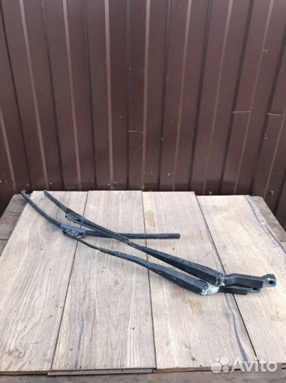 Поводок дворника Geely Emgrand Ec7 1.5