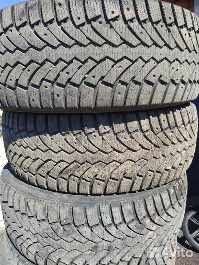 Pirelli Formula Ice 235/65 R17 и 235/65 R17