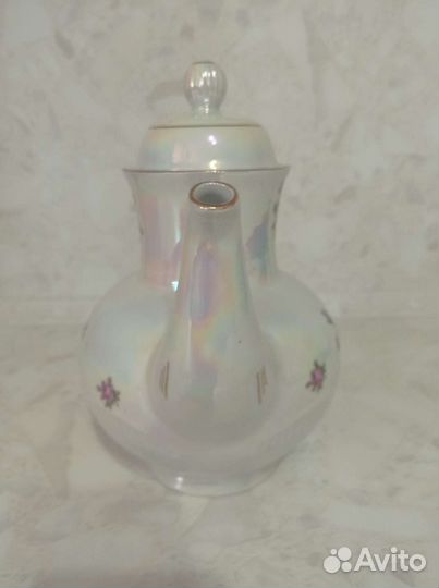 Доливнoй чайник из сервиза Золотая (чайная) роза