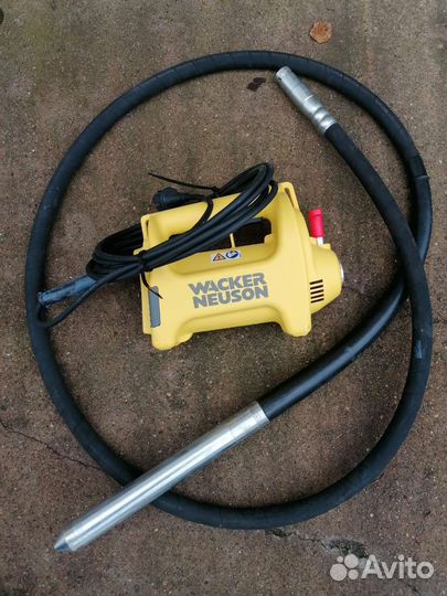 Вибратор для бетона в комплекте