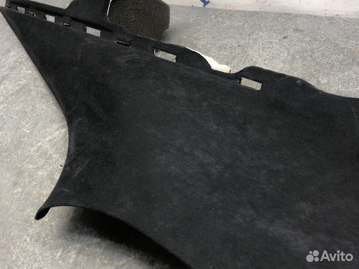 Правая обшивка Stinger gt
