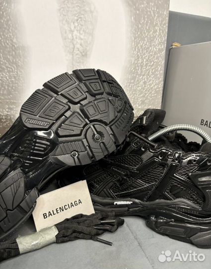 Balenciaga runner