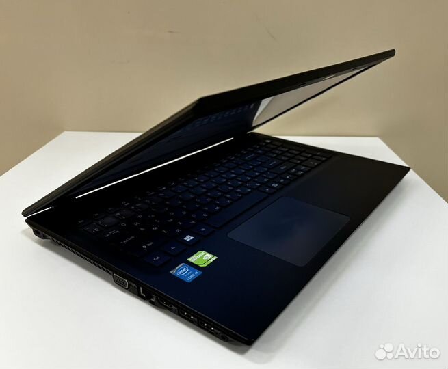 В идеале ноутбук для офиса, школы с гарантией