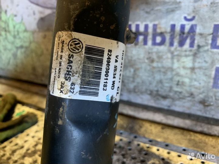 Стойка амортизатора переднего правого Volkswagen J