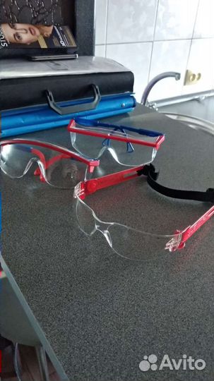 Очки защитные новые в упаковках. Много штук