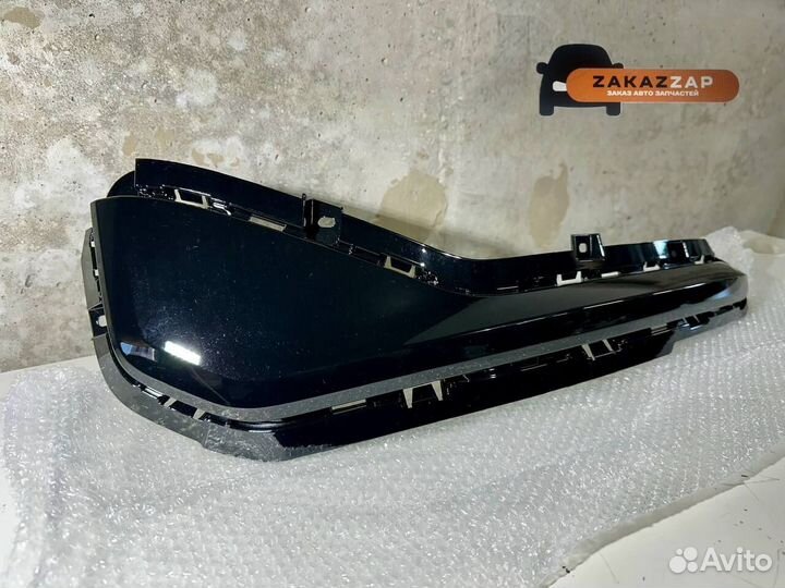 Накладка переднего бампера на Zeekr 001 оригинал