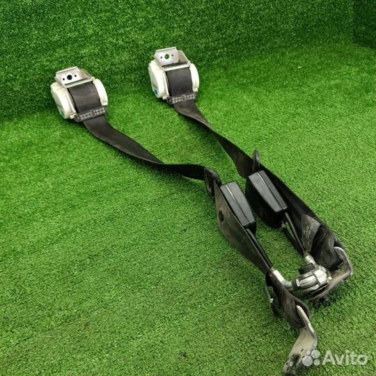 Ремень безопасности задний Skoda Fabia 2 (5J) 2008