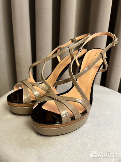 Босоножки женские