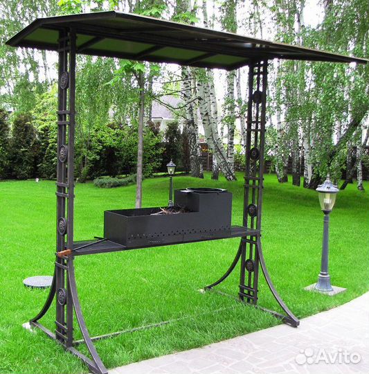 Мангал с крышей