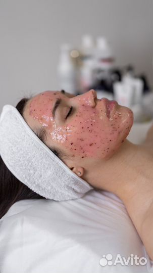 Косметолог чистка лица пилинг