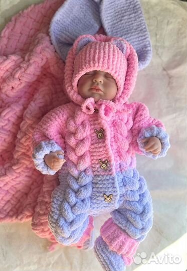 Вязаный костюм с пледом ручной работы