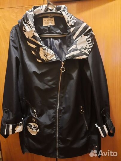 Ветровка женская