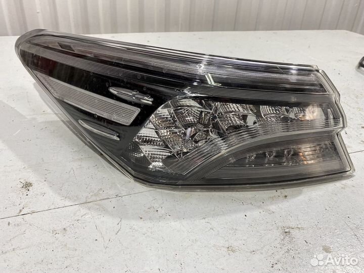 Фонарь задний левый toyota camry xv70