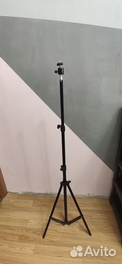 Штатив с кольцевой лампой бу