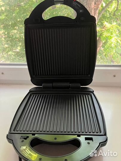 Вафельница Redmond