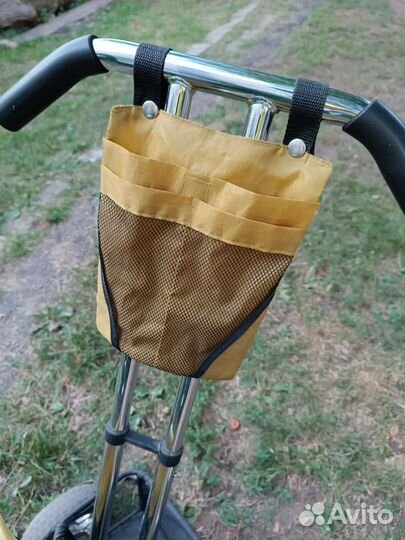 Трехколесный велосипед с ручкой