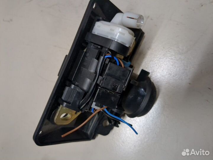 Замок багажника Mercedes C W202, 2002