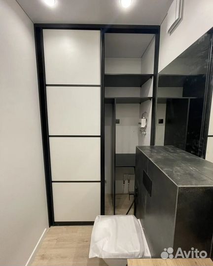 Шкаф двухстворчатый