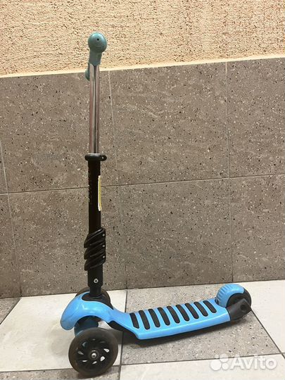 Самокат трехколесный Scooter