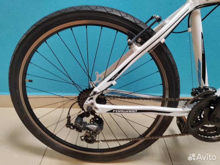 Велосипед Forward Quatro 1.0 белого цвета