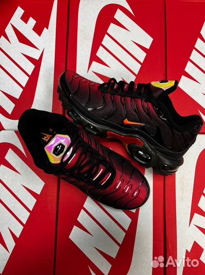 Nike Air Max TN Plus красные