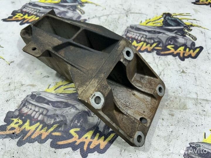 Кронштейн двигателя левый Bmw X5 E53 M54B30
