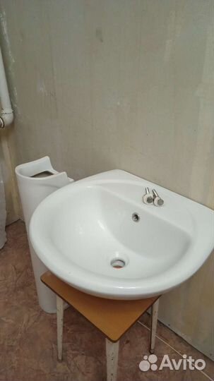 Раковина с подставкой